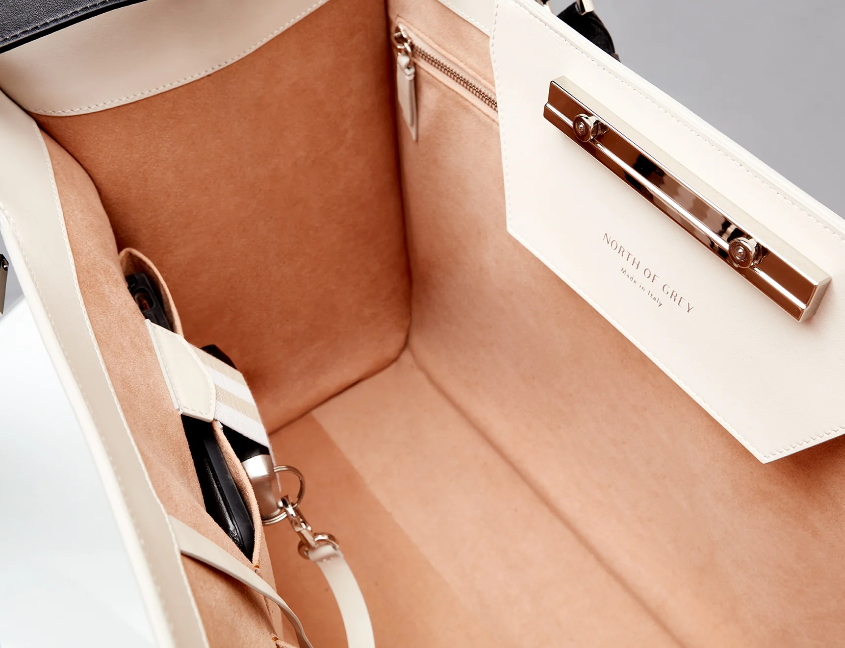 6-Collection-Tote-Bag-white-interior