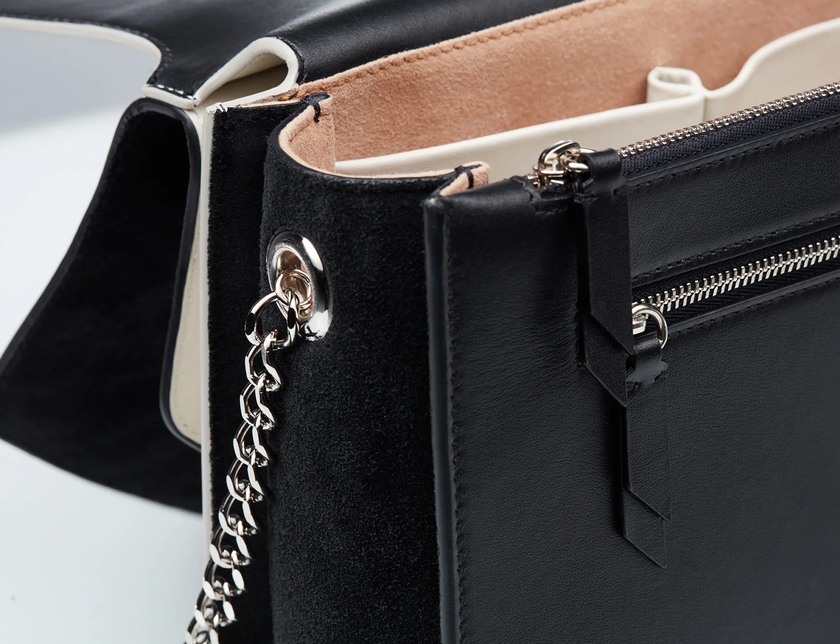 6-Collection-tote-red-bottom-LFT-clipped