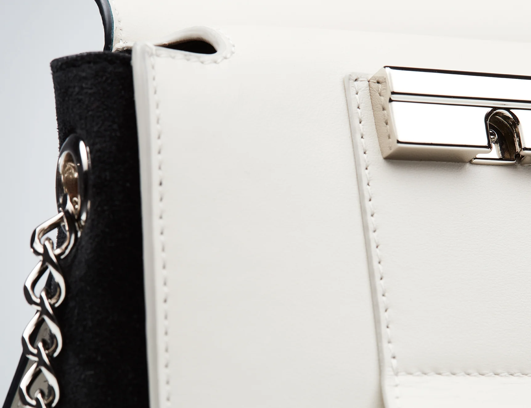 6-Colection-shoulder-bag-detail-white